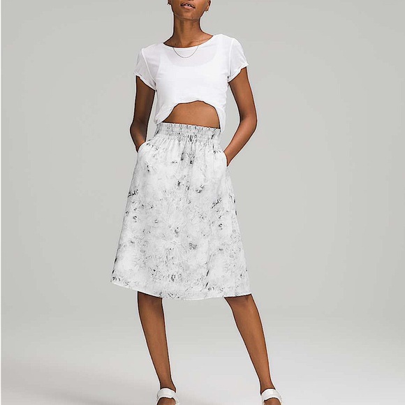 🍋 Lululemon Lightweight Pull-On Super-High Rise Midi Skirt size 14 🍋 - Picture 1 of 9